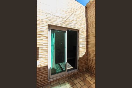 Casa à venda com 215m², 5 quartos e 3 vagasQuintal Quarto 2 Casa 2