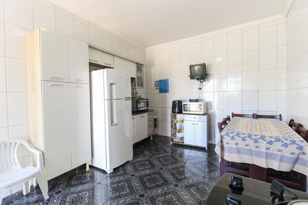 Casa à venda com 215m², 5 quartos e 3 vagasCozinha Casa 2