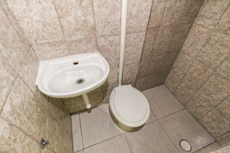 Casa à venda com 215m², 5 quartos e 3 vagasBanheiro da Suíte Casa 1