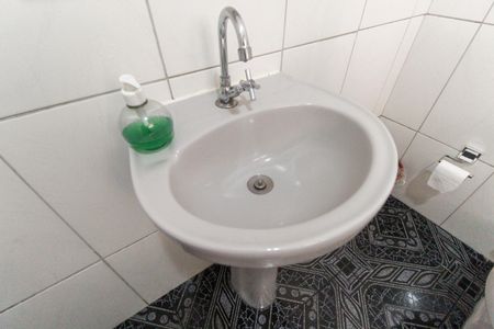 Casa à venda com 215m², 5 quartos e 3 vagasBanheiro Casa 2