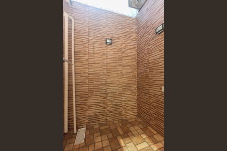 Casa à venda com 215m², 5 quartos e 3 vagasQuintal Quarto 2 Casa 2