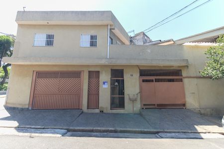Casa à venda com 215m², 5 quartos e 3 vagasFachada 