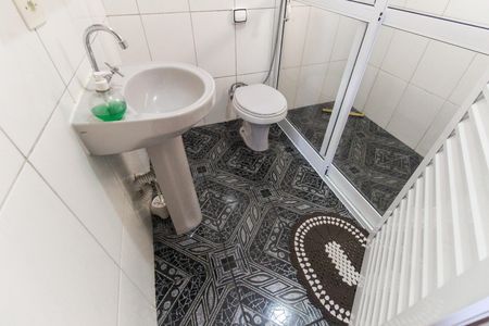 Casa à venda com 215m², 5 quartos e 3 vagasBanheiro Casa 2