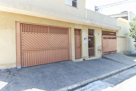 Casa à venda com 215m², 5 quartos e 3 vagasFachada 