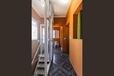 Casa à venda com 215m², 5 quartos e 3 vagasCorredor Casa 2