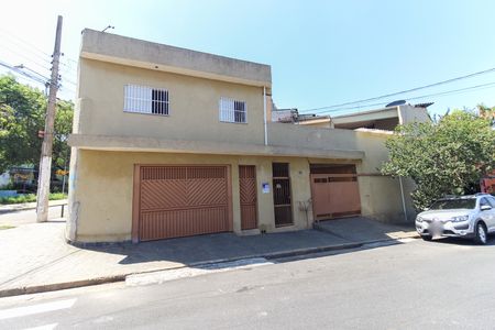Casa à venda com 215m², 5 quartos e 3 vagasFachada 