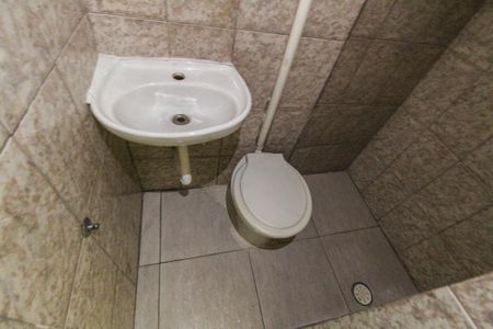 Casa à venda com 215m², 5 quartos e 3 vagasBanheiro da Suíte Casa 1