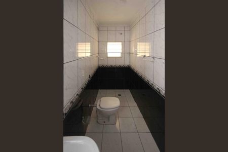 Casa para alugar com 300m², 3 quartos e 1 vaga Casa para alugar com 300m², 3 quartos e 1 vagaBanheiro da Suíte