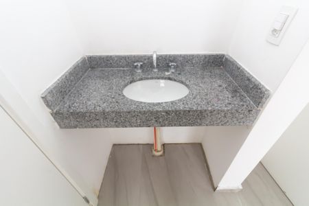 Apartamento para alugar com 33m², 2 quartos e sem vagaBanheiro