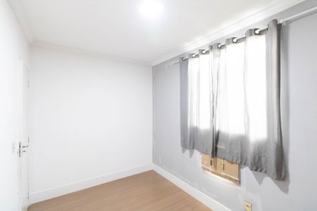 Quarto 1 de apartamento para alugar com 2 quartos, 45m² em Inhoaíba, Rio de Janeiro