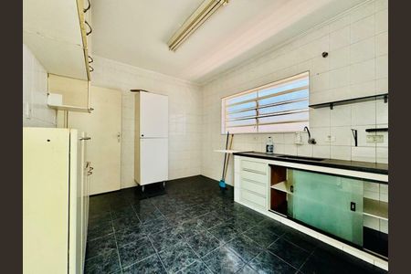 Casa à venda com 100m², 2 quartos e 2 vagas