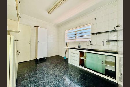 Casa à venda com 100m², 2 quartos e 2 vagas