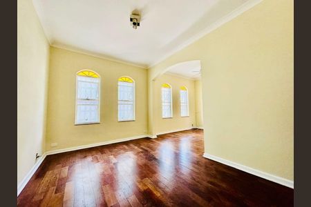 Casa à venda com 100m², 2 quartos e 2 vagas