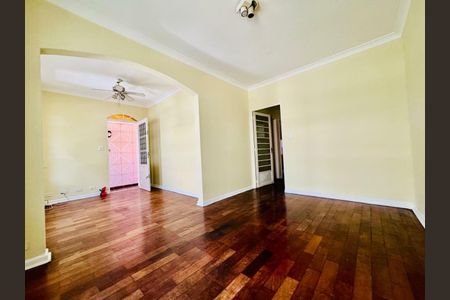 Casa à venda com 100m², 2 quartos e 2 vagas