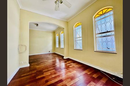 Casa à venda com 100m², 2 quartos e 2 vagas