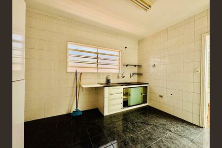 Casa à venda com 100m², 2 quartos e 2 vagas