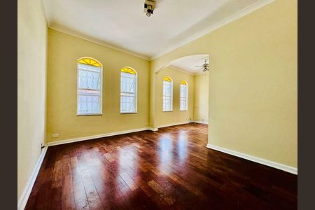 Casa à venda com 100m², 2 quartos e 2 vagas