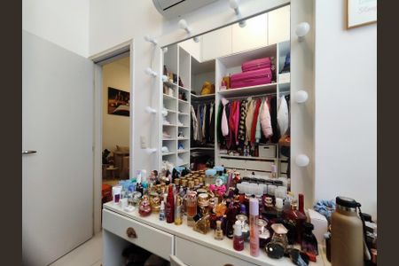 Apartamento à venda com 105m², 2 quartos e 1 vaga Apartamento à venda com 105m², 2 quartos e 1 vagaQuarto