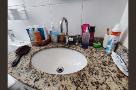 Apartamento à venda com 105m², 2 quartos e 1 vaga Apartamento à venda com 105m², 2 quartos e 1 vagaBanheiro da Suíte