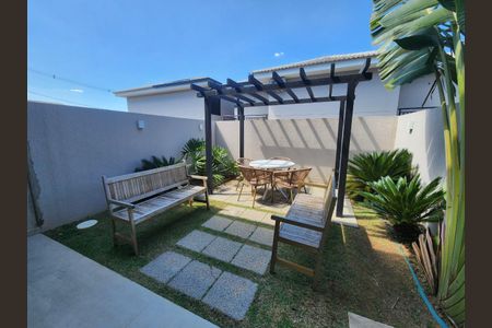 Casa de condomínio à venda com 111m², 2 quartos e 2 vagas