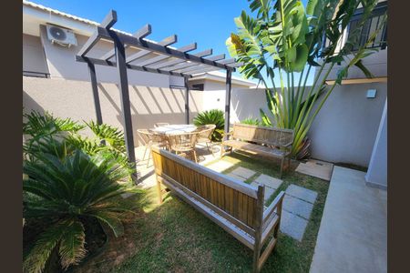 Casa de condomínio à venda com 111m², 2 quartos e 2 vagas