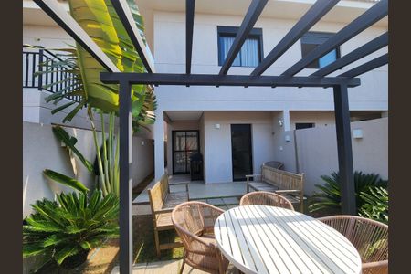 Casa de condomínio à venda com 111m², 2 quartos e 2 vagas