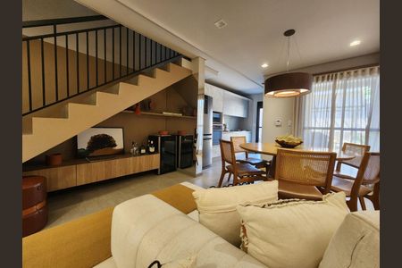 Casa de condomínio à venda com 111m², 2 quartos e 2 vagas