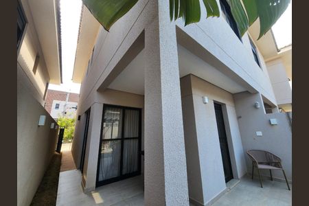 Casa de condomínio à venda com 111m², 2 quartos e 2 vagas