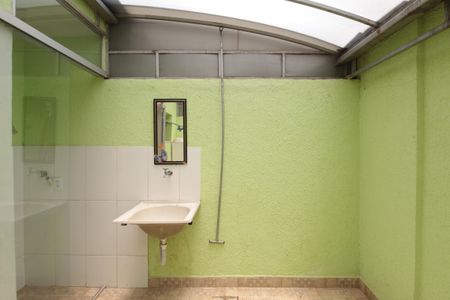 Casa de condomínio à venda com 77m², 2 quartos e 1 vagaÁrea de Serviço