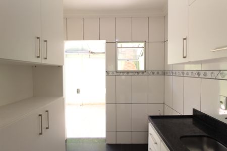 Casa de condomínio à venda com 77m², 2 quartos e 1 vagaCozinha