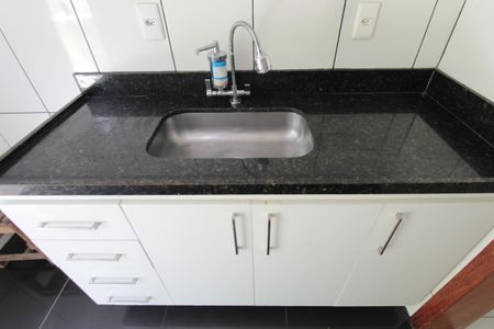 Casa de condomínio à venda com 77m², 2 quartos e 1 vagaCozinha