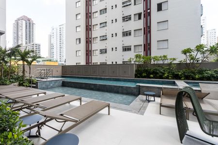 Studio para alugar com 25m², 1 quarto e sem vaga Studio para alugar com 25m², 1 quarto e sem vagaPiscina