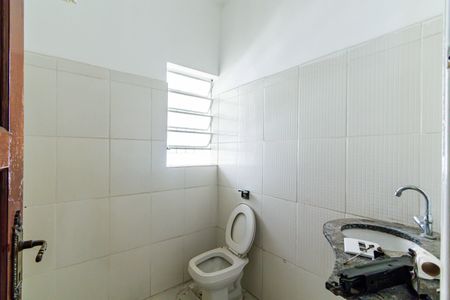 Casa à venda com 200m², 3 quartos e 9 vagasBanheiro social