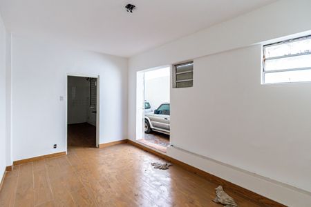 Casa à venda com 200m², 3 quartos e 9 vagasSalão