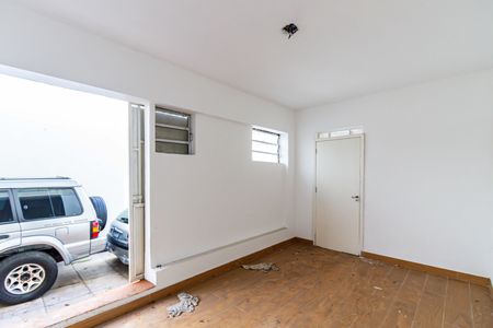 Casa à venda com 200m², 3 quartos e 9 vagasSalão