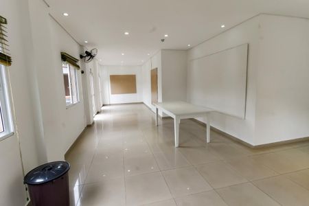 Apartamento para alugar com 74m², 3 quartos e sem vaga