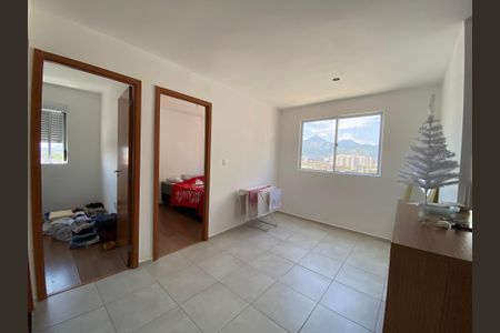 Sala de apartamento para alugar com 2 quartos, 42m² em Del Castilho, Rio de Janeiro