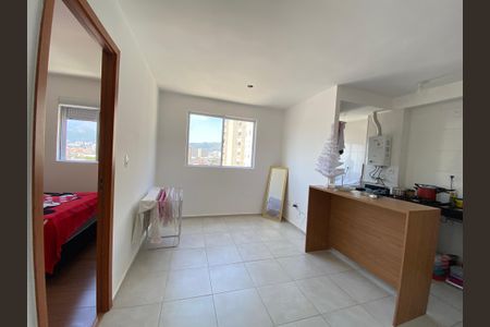Sala de apartamento para alugar com 2 quartos, 42m² em Del Castilho, Rio de Janeiro