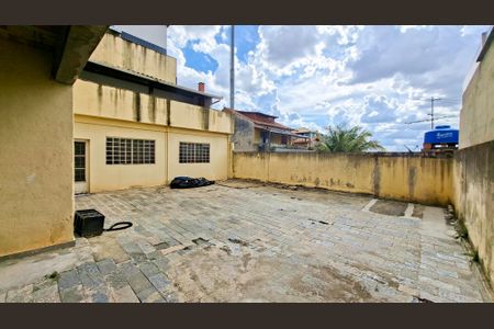 Casa à venda com 360m², 5 quartos e sem vagaQuintal