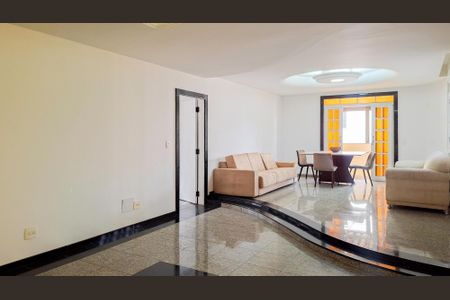 Casa à venda com 360m², 5 quartos e sem vagaSala