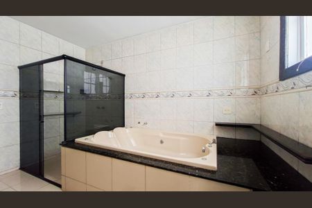 Casa à venda com 360m², 5 quartos e sem vagaBanheiro da Suíte