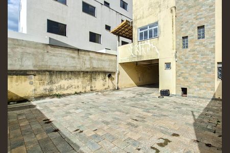 Casa à venda com 360m², 5 quartos e sem vagaQuintal