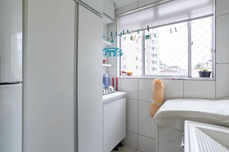 Apartamento à venda com 61m², 2 quartos e 1 vaga Apartamento à venda com 61m², 2 quartos e 1 vagaCozinha e Área de Serviço