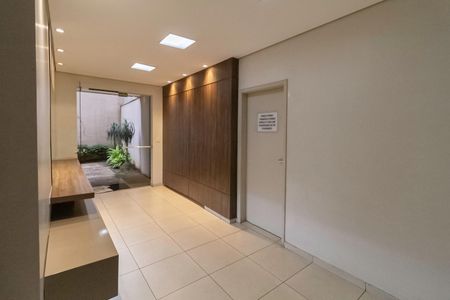 Apartamento à venda com 61m², 2 quartos e 1 vaga Apartamento à venda com 61m², 2 quartos e 1 vagaHall social