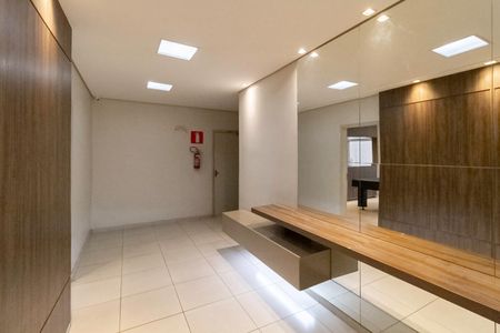 Apartamento à venda com 61m², 2 quartos e 1 vaga Apartamento à venda com 61m², 2 quartos e 1 vagaHall social
