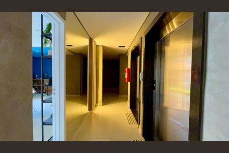 Studio à venda com 24m², 1 quarto e sem vaga Studio à venda com 24m², 1 quarto e sem vagaHall de entrada