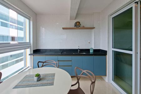 Apartamento para alugar com 76m², 2 quartos e 1 vagaSacada 