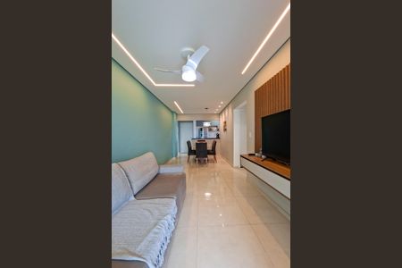 Apartamento para alugar com 76m², 2 quartos e 1 vagaSala