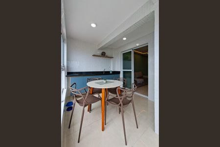 Apartamento para alugar com 76m², 2 quartos e 1 vagaSacada 