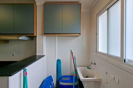 Apartamento para alugar com 76m², 2 quartos e 1 vagaÁrea de Serviço